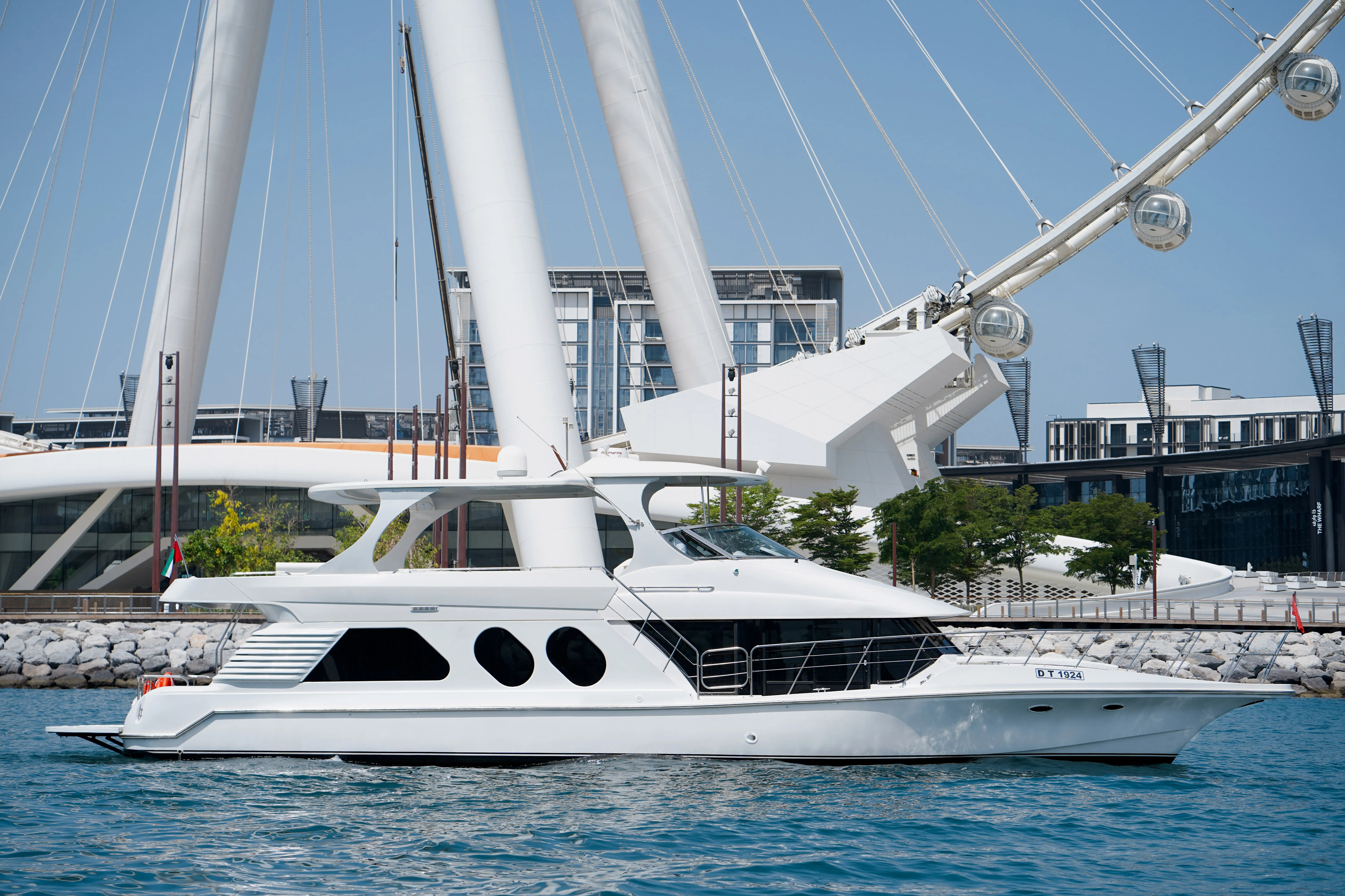 Dubai Marina 1 Hour Yacht Tour